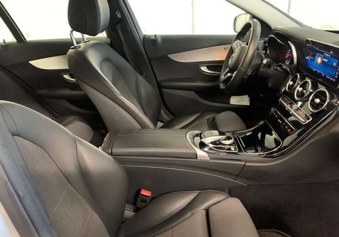 Mercedes-Benz 220, 2019