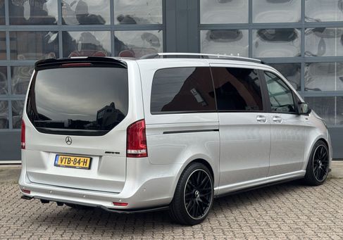 Mercedes-Benz V 220, 2023