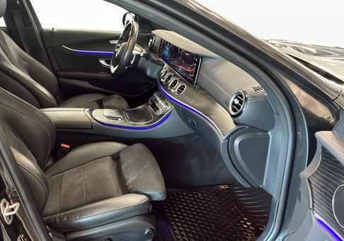 Mercedes-Benz E 220, 2021