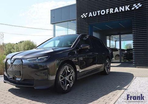 BMW iX, 2021 3
