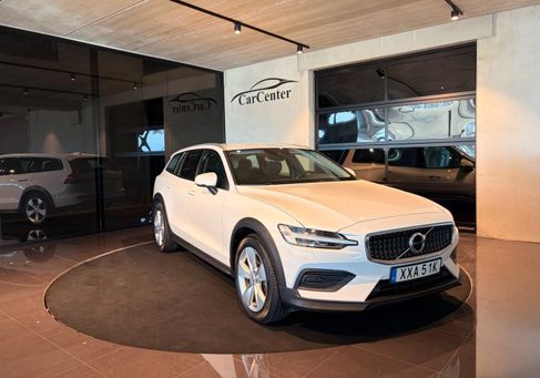 Volvo V60 Cross Country, 2022