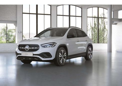 Mercedes-Benz GLA 200, 2023 2