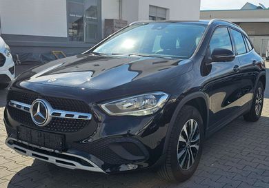 Mercedes-Benz GLA 200, 2022
