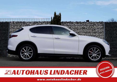 Alfa Romeo Stelvio, 2017