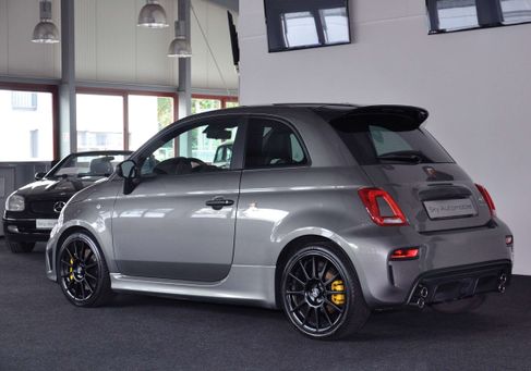 Abarth 695, 2023 2