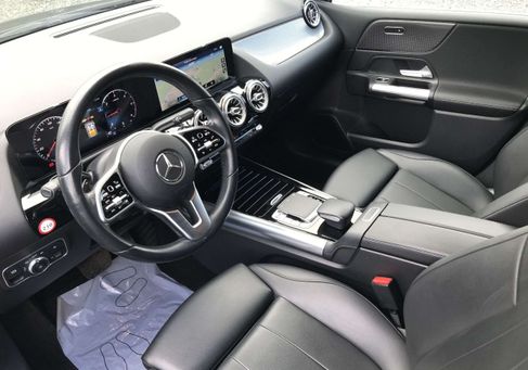 Mercedes-Benz B 180, 2020