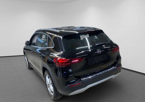 Mercedes-Benz GLA 180, 2023 2