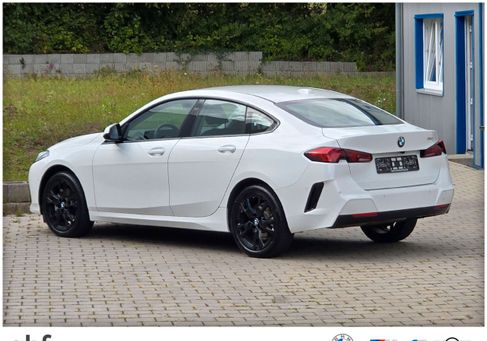 BMW 220, 2025 3