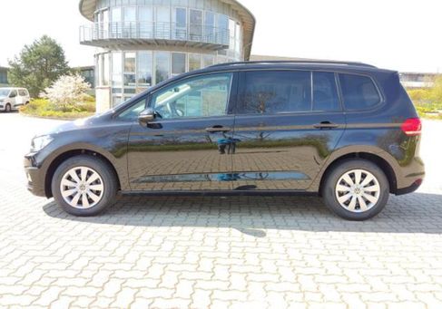 Volkswagen Touran, 2023 2