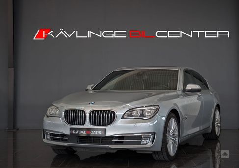 BMW 740, 2015