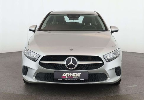 Mercedes-Benz A 180, 2022
