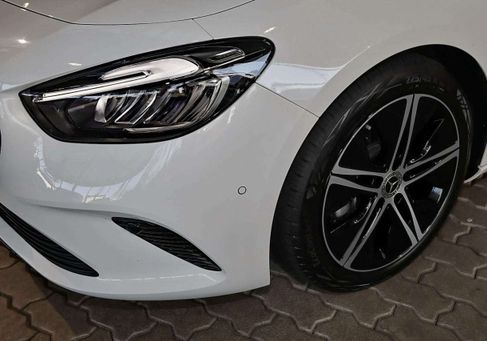Mercedes-Benz B 200, 2024