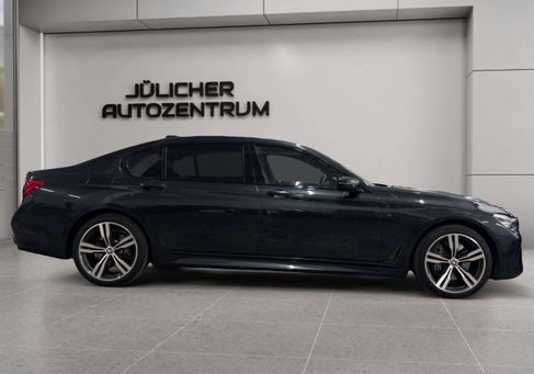 BMW 750, 2018