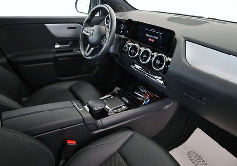 Mercedes-Benz GLA 250, 2023