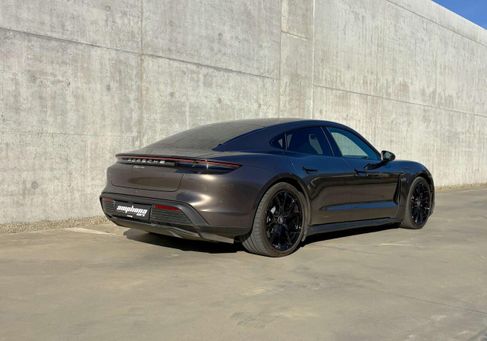Porsche Taycan, 2023