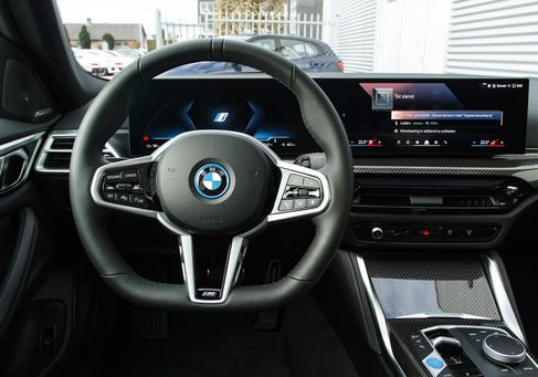 BMW i4, 2025