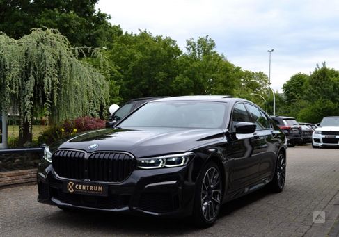 BMW 745, 2021