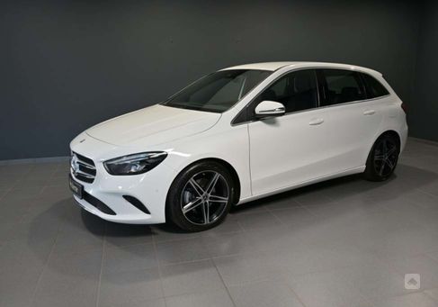 Mercedes-Benz B 200, 2022