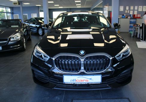 BMW 118, 2022
