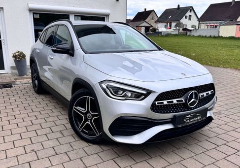 Mercedes-Benz GLA 200, 2022 3