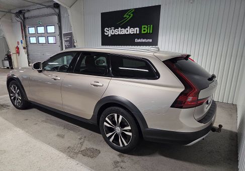 Volvo V90 Cross Country, 2024