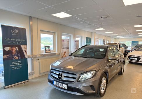 Mercedes-Benz GLA 220, 2015