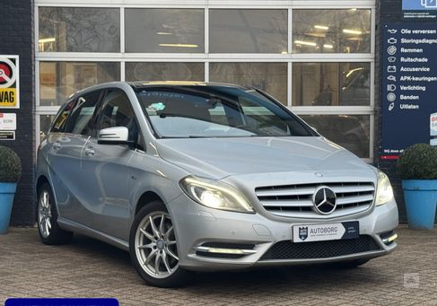 Mercedes-Benz B 200, 2012