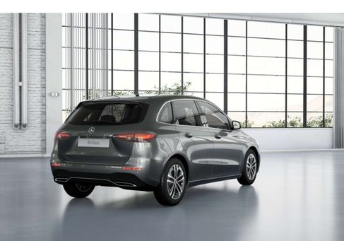 Mercedes-Benz B 180, 2024
