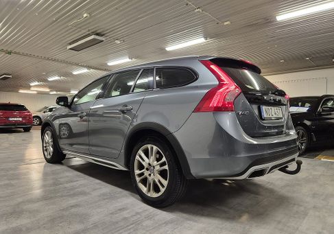 Volvo V60 Cross Country, 2016