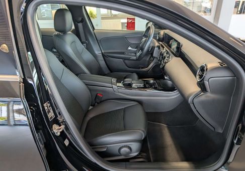Mercedes-Benz A 220, 2022