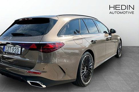 Mercedes-Benz E 300, 2026 3