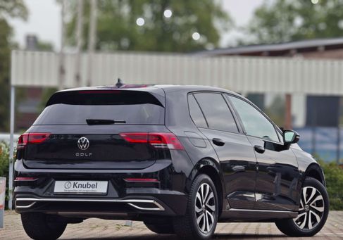 Volkswagen Golf, 2022