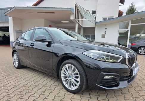 BMW 120, 2023