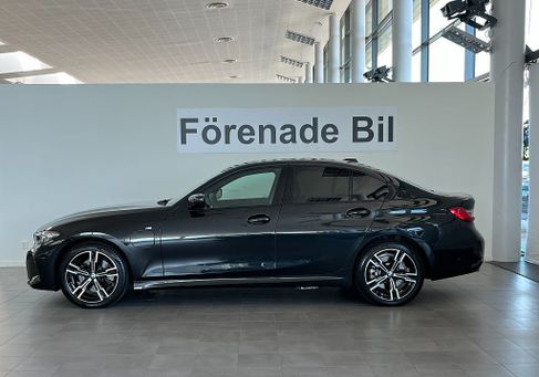 BMW 330, 2025 3