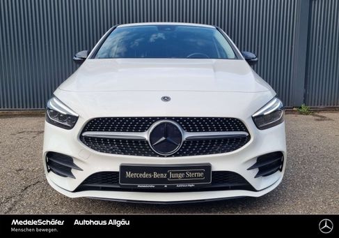 Mercedes-Benz B 200, 2022