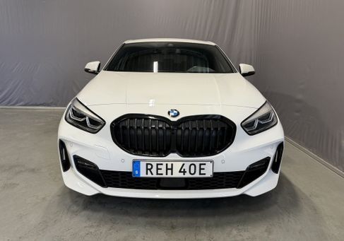 BMW 118, 2024