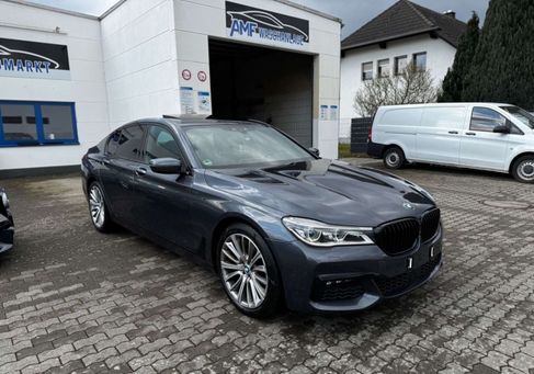 BMW 730, 2017