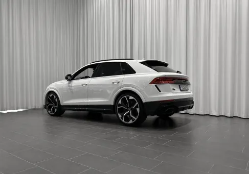 Audi Q8, 2021 3