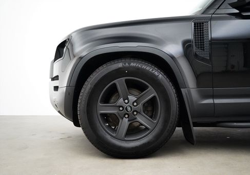 Land Rover Defender, 2021