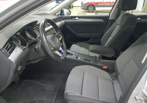 Volkswagen Passat, 2022