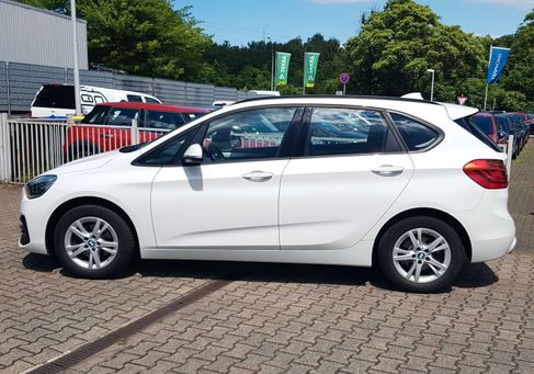 BMW 216, 2019