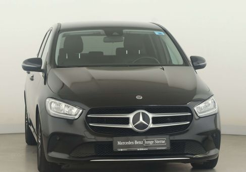 Mercedes-Benz B 180, 2022
