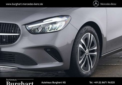 Mercedes-Benz B 180, 2025