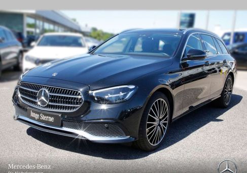 Mercedes-Benz E 200, 2022