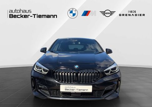 BMW 120, 2022