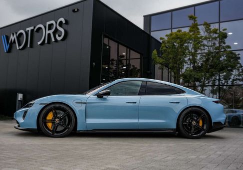 Porsche Taycan, 2020