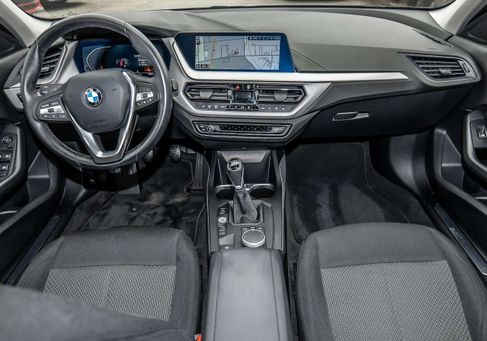 BMW 118, 2023