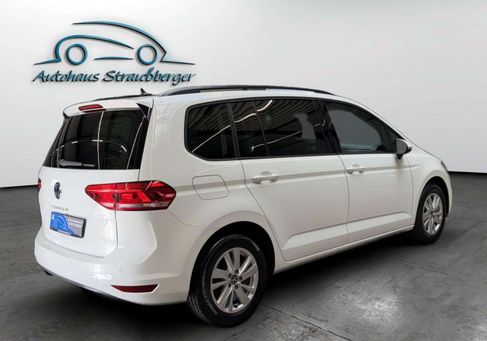 Volkswagen Touran, 2024 3