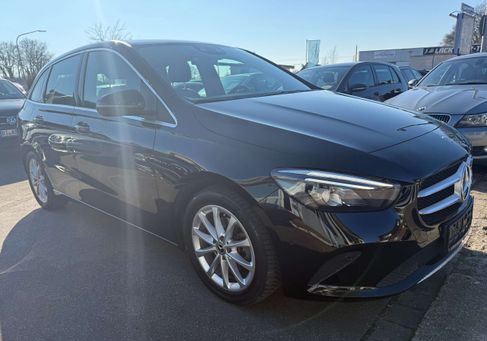 Mercedes-Benz B 180, 2020