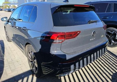 Volkswagen Golf, 2024 3